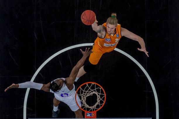 的双重考验 的双重考验