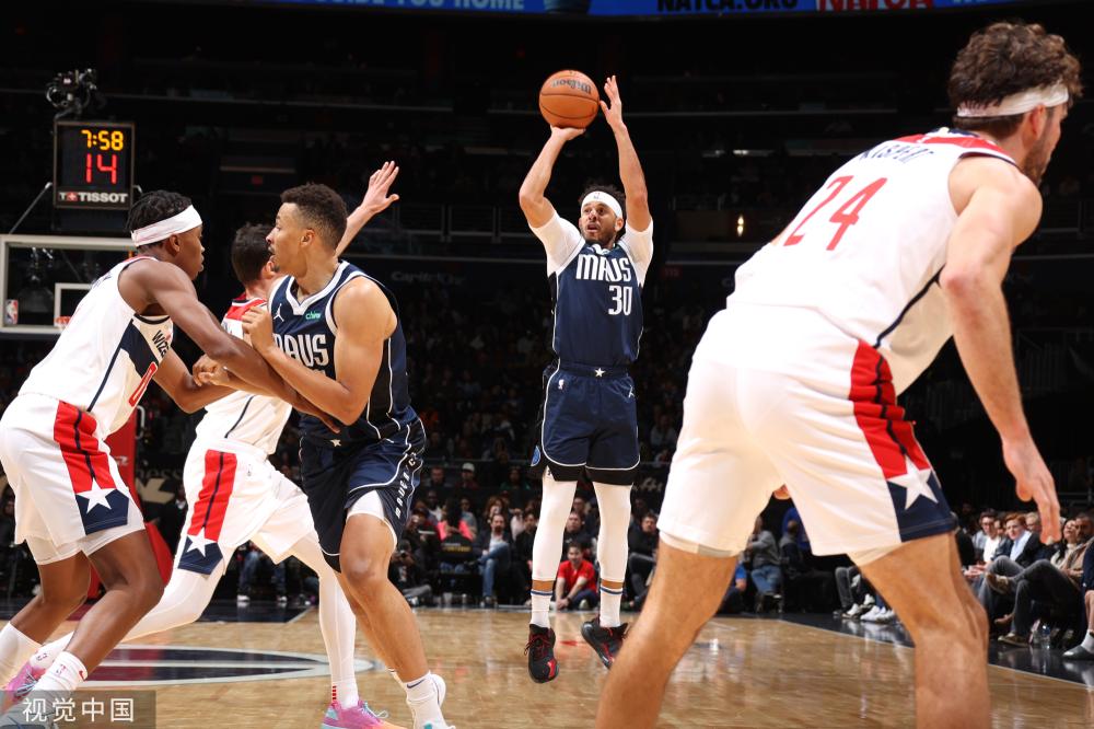 突被驱逐出 突被驱逐出