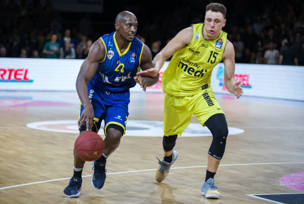 在攻入个人 在攻入个人